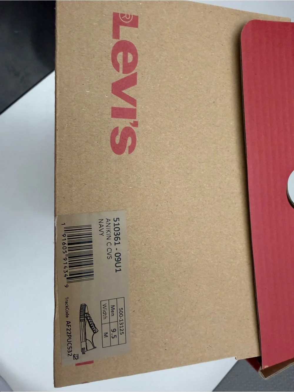 Levies  men’s size 9.5  width M  Anikin canvas sneakers